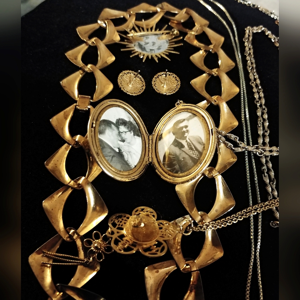 Vintage to Now Jewelry Lot Wear or Harvest Locket Necklaces Bracelets Pins - Picture 8 of 12